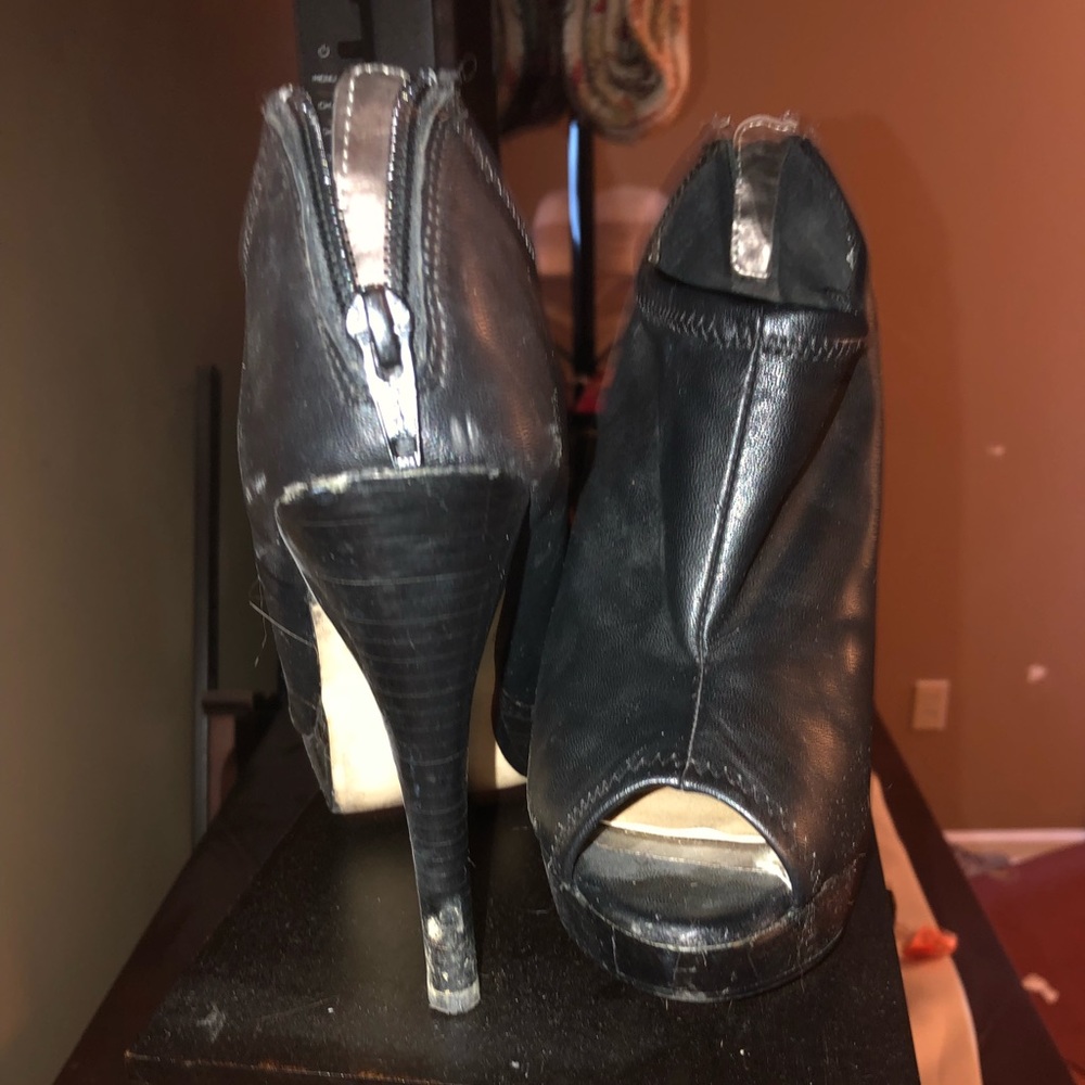 Shoes - Picture 2 of 2